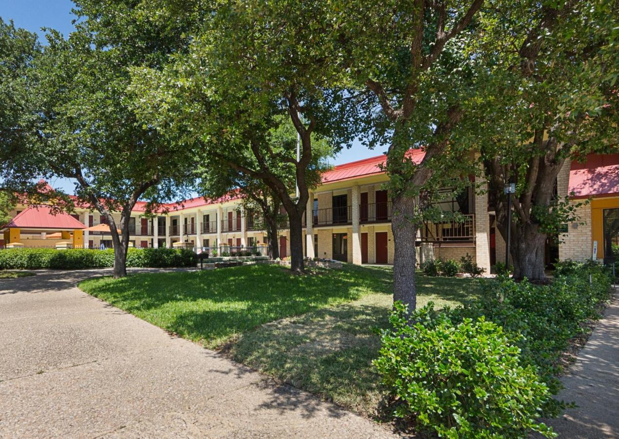 Red Roof Inn Plus+ Dallas - Addison Esterno foto