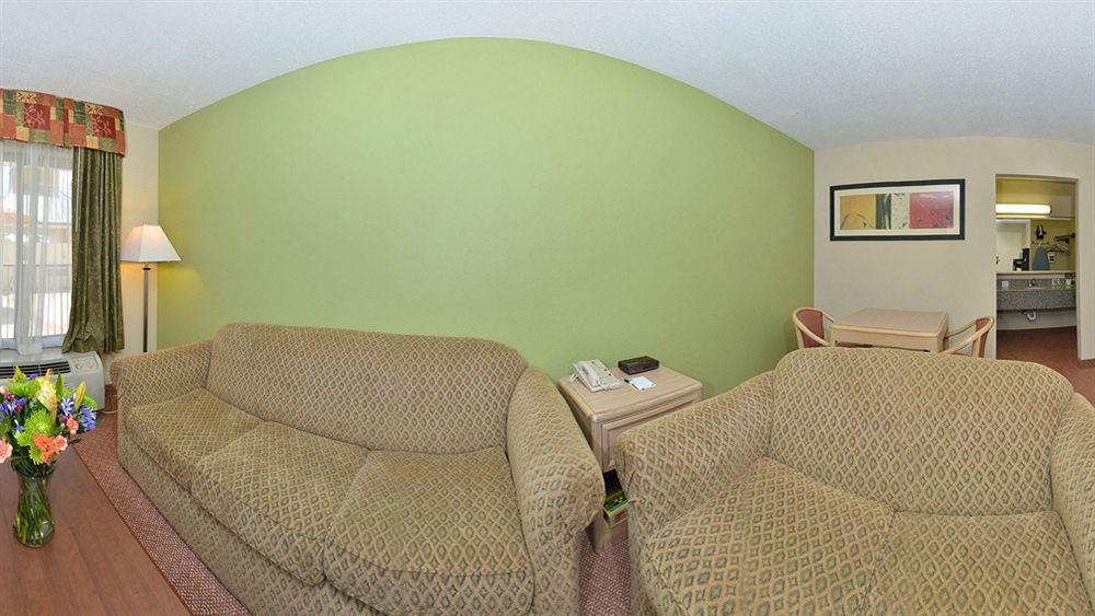 Red Roof Inn Plus+ Dallas - Addison Esterno foto